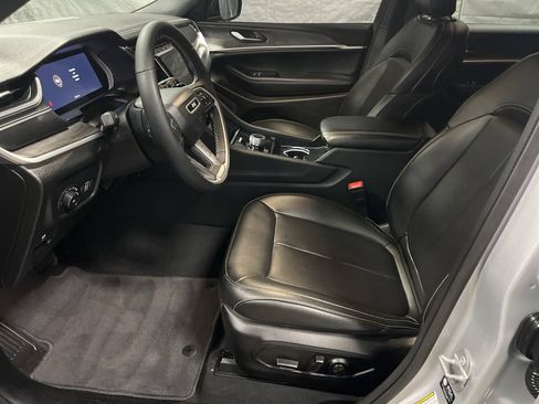 Used 2025 Jeep Grand Cherokee L Limited w/ Black Appearance Package AWD/4WD image 26