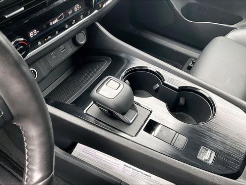 Used 2022 Nissan Rogue SV w/ SV Premium Package image 15