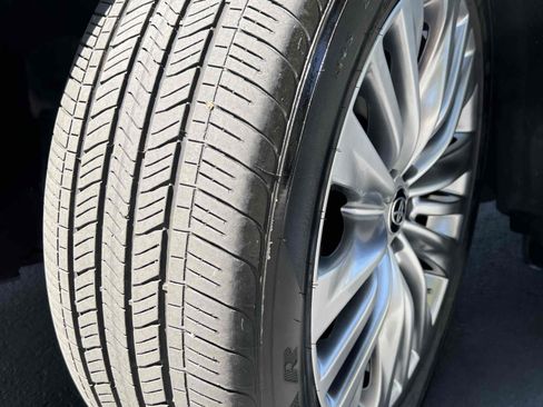 Used 2023 Toyota Highlander Platinum image 14