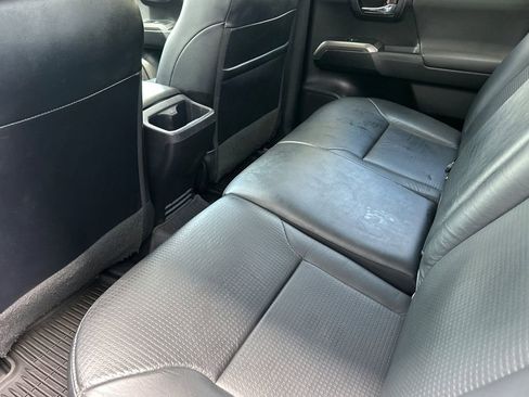 Used 2022 Toyota Tacoma TRD Off-Road w/ TRD Premium Off Road Package RWD image 12