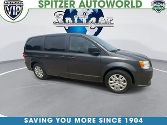 Used 2018 Dodge Grand Caravan SE w/ UConnect Hands-Free Group FWD video 2