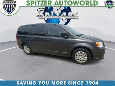Used 2018 Dodge Grand Caravan SE w/ UConnect Hands-Free Group FWD image 2