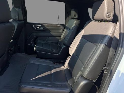 Used 2021 Chevrolet Suburban LT AWD/4WD image 14