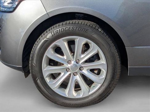 Used 2014 Land Rover Range Rover HSE image 28