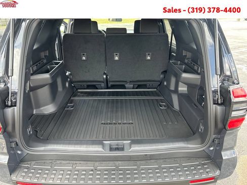 New 2026 Toyota 4Runner SR5 AWD/4WD image 17