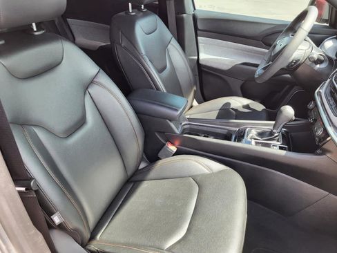 Certified 2024 Jeep Compass Latitude image 10