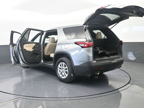 Used 2023 Chevrolet Traverse LS FWD image 73