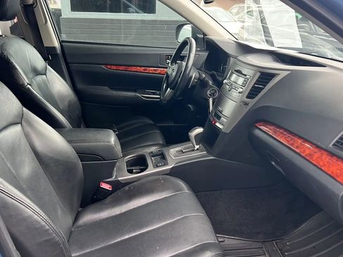Used 2010 Subaru Outback 2.5i Limited image 21