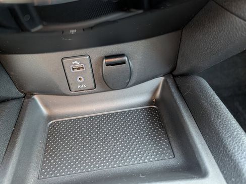 Used 2017 Nissan Rogue SV image 30