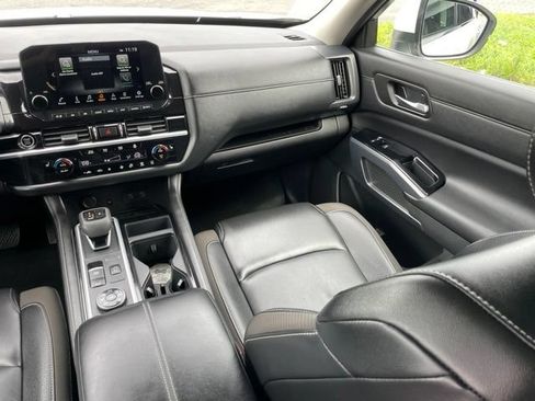 Certified 2024 Nissan Pathfinder SL AWD/4WD image 11