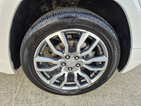 Used 2024 GMC Terrain Denali w/ Denali Premium Package image 24