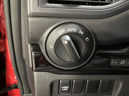 Used 2024 Nissan Titan SV image 21