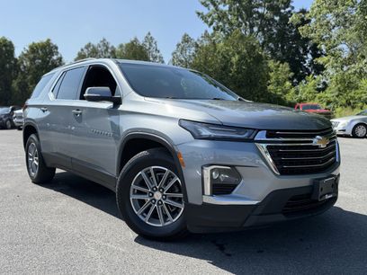 Used 2023 Chevrolet Traverse LT w/ Rear Camera Mirror Package