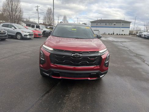 Used 2025 Chevrolet Equinox RS image 3