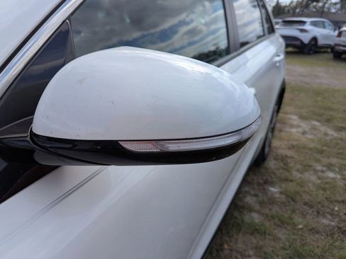 Used 2019 Kia Niro EX image 4