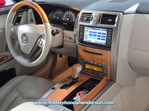 Used 2006 Cadillac XLR RWD image 18