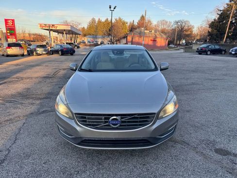 Used 2015 Volvo S60 T5 Platinum image 2