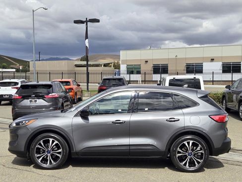 Certified 2022 Ford Escape SE w/ SE Sport Appearance Package image 7