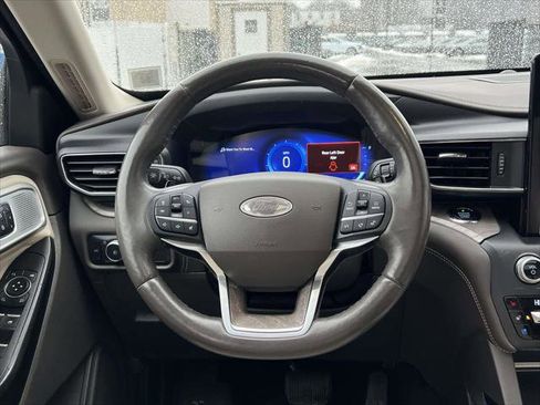 Used 2020 Ford Explorer Platinum w/ Premium Technology Package image 14