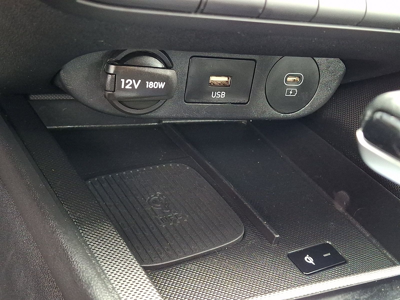 Used 2024 Hyundai Elantra Limited FWD image 26