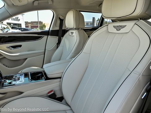 New 2026 Bentley Flying Spur Plug-In Hybrid image 28