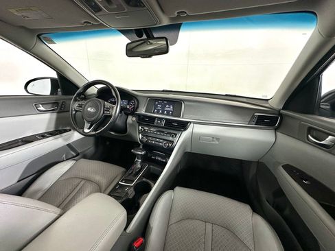 Used 2018 Kia Optima EX w/ Premium Package image 2