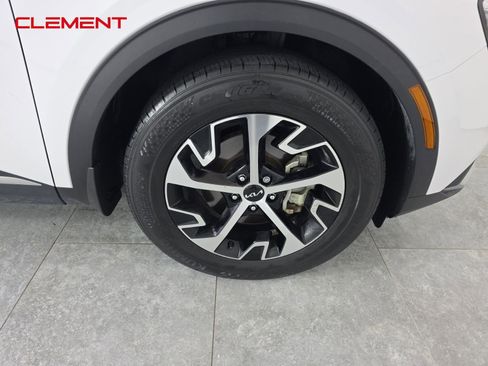 Used 2023 Kia Sportage EX image 32