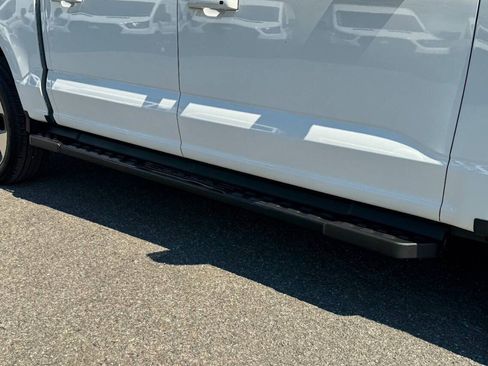 Used 2022 Ford F150 Lightning Platinum AWD/4WD image 10