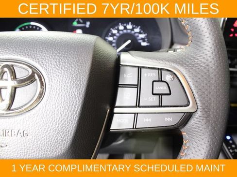 Used 2024 Toyota Sienna XSE w/ XSE Plus Package FWD image 21