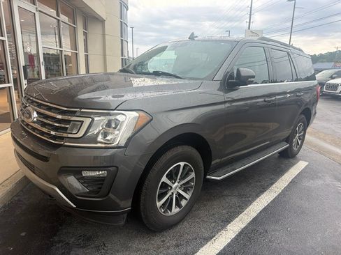 Used 2018 Ford Expedition XLT w/ Equipment Group 202A AWD/4WD image 1
