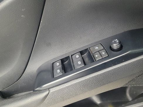 Used 2019 Toyota Camry SE w/ Protection Package (Q2) image 27