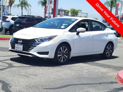 Used 2025 Nissan Versa SV w/ Trunk Package FWD image 2