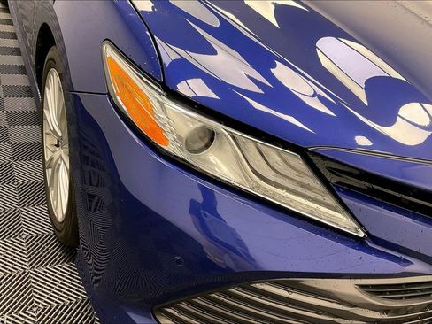 Used 2018 Toyota Camry XLE FWD image 25