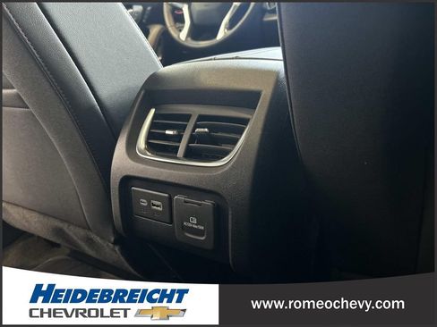 Used 2025 Chevrolet Blazer RS w/ Enhanced Convenience Package AWD/4WD image 17