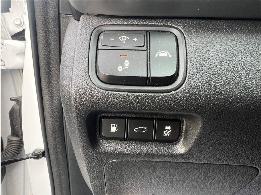 Used 2020 Kia Optima LX FWD image 17