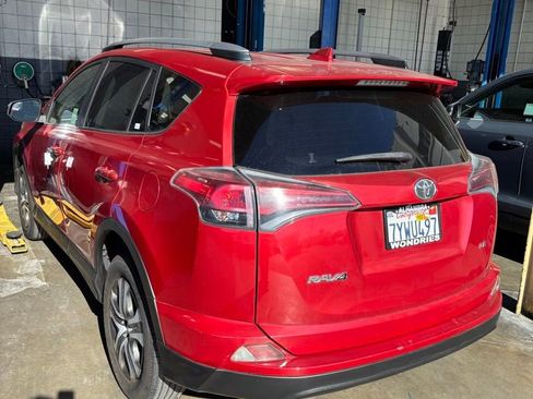 Used 2017 Toyota RAV4 LE image 7