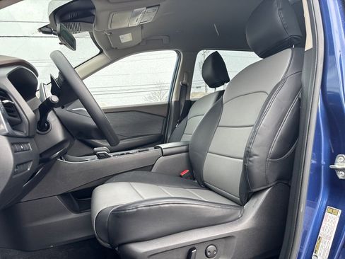 Used 2023 Nissan Rogue SV AWD/4WD image 3