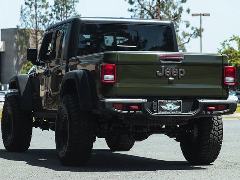 Used 2023 Jeep Gladiator Rubicon image 11