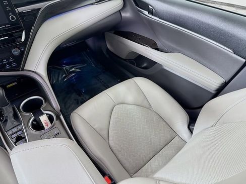 Used 2022 Toyota Camry XLE w/ Cold Weather Package image 22