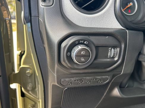 New 2026 Jeep Gladiator Sport AWD/4WD image 35