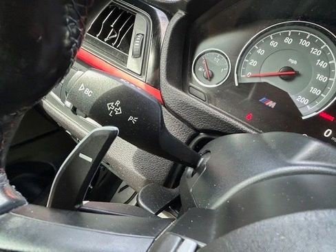 Used 2016 BMW M4 Convertible RWD image 31