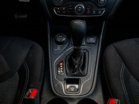 Used 2020 Jeep Cherokee Latitude image 14