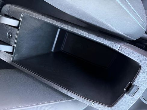 Used 2023 Chevrolet Bolt EUV LT image 35