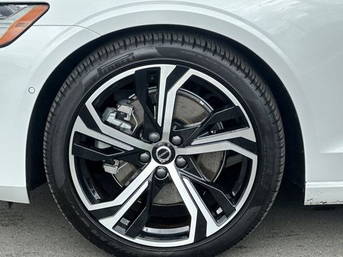 Certified 2024 Volvo S60 B5 Ultimate w/ Climate Package AWD/4WD image 12