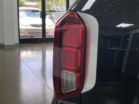 Used 2025 Hyundai Palisade SEL FWD image 11