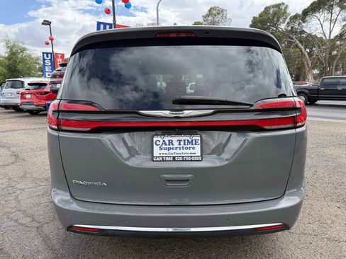 Used 2022 Chrysler Pacifica Touring-L image 6