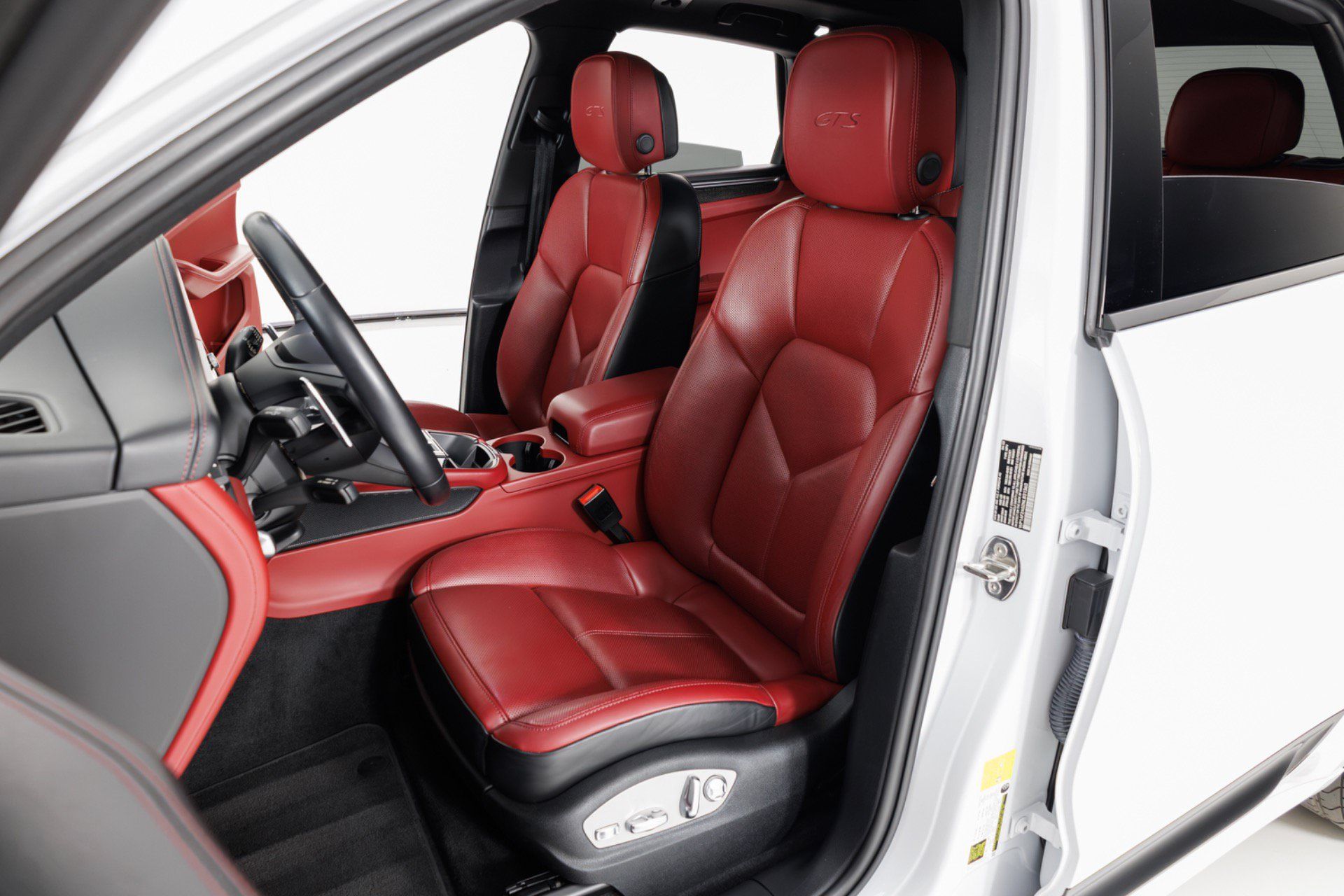 Used 2022 Porsche Macan GTS AWD/4WD image 16