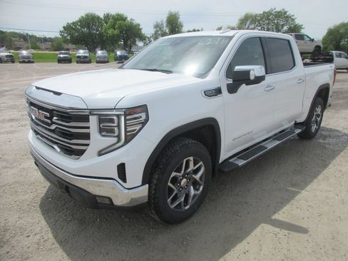 New 2026 GMC Sierra 1500 SLT w/ SLT Premium Package AWD/4WD image 12