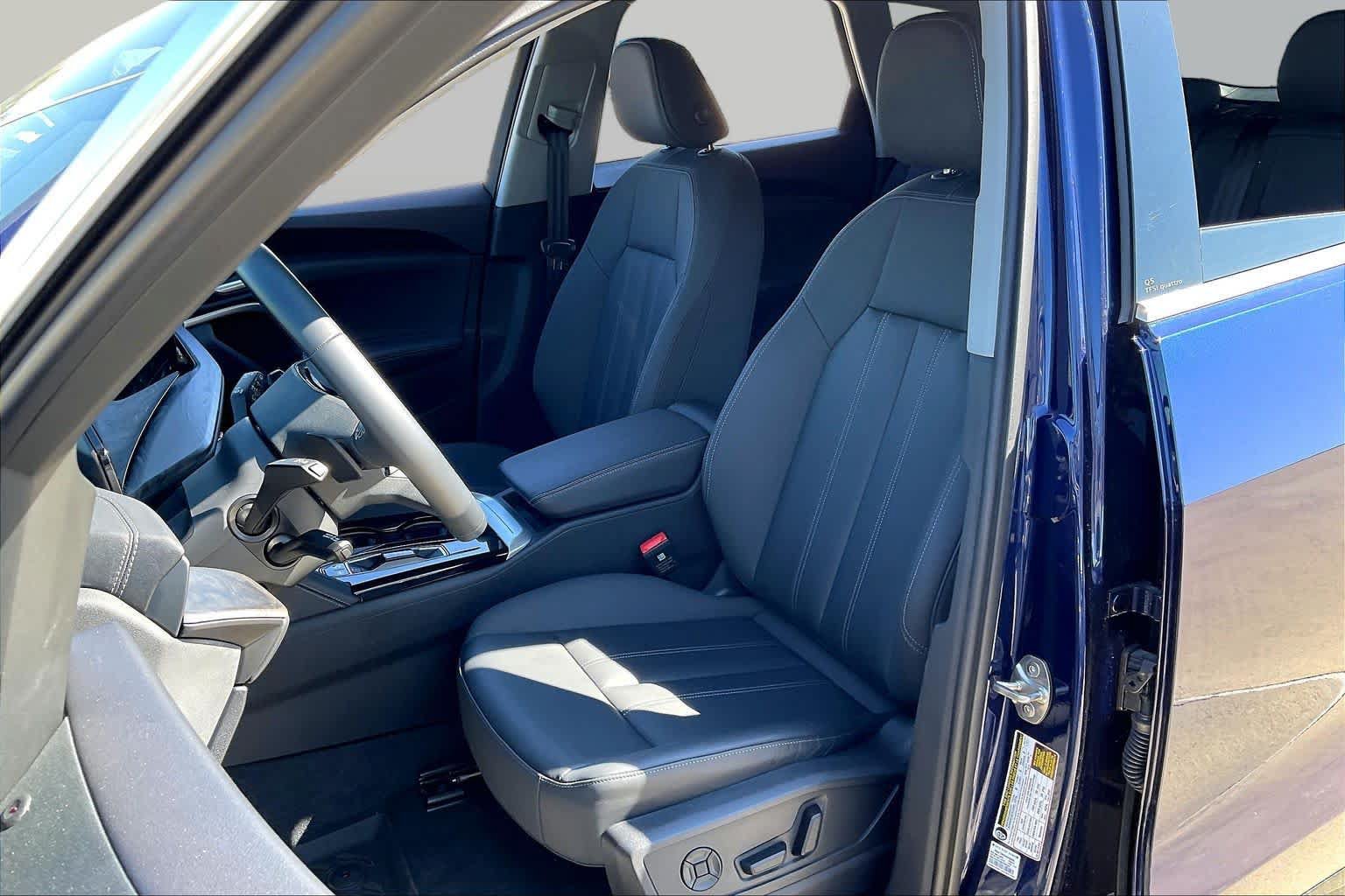 Used 2025 Audi Q5 Premium w/ Convenience Package AWD/4WD image 8