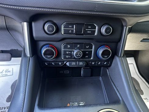 Used 2023 Chevrolet Suburban Premier RWD image 18
